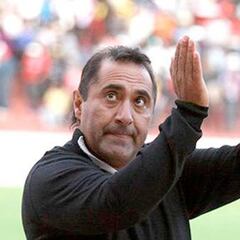 Cruz Azul costeará el tratamiento de su exjugador Julio Zamora