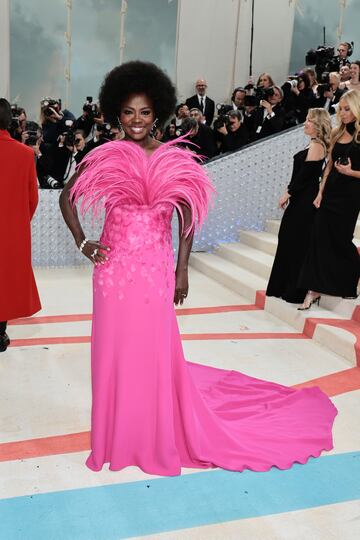 Viola Davis con iun diseño de Valentino.