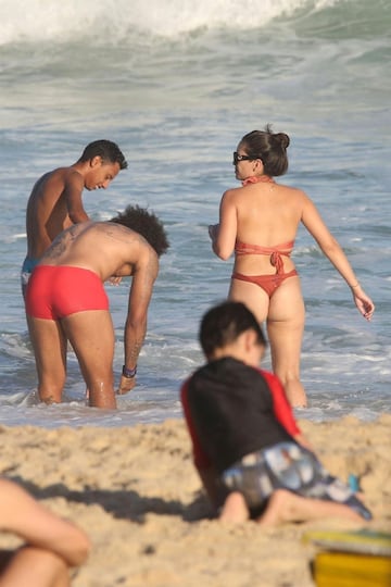 Marcelo relaxes with his family at the beach in Rio de Janeiro.