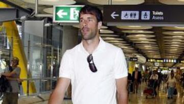 <b>MÁS CERCA. </b>Los dirigentes blanquiazules esperan hoy a Van Nistelrooy por Málaga.
