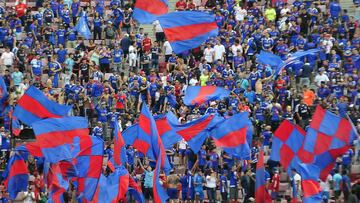 Universidad de Chile vs Everton
Cuarta fecha, campeonato de Clausura 2016/17
Hinchas de Universidad de Chile alientan a su equipo durante el partido de primera division contra Everton disputado en el estadio Nacional de Santiago, Chile.
25/02/2017
Sergio Pina/Photosport*****
Football, Universidad de Chile vs Everton
Fourth date, Clousure Chmapionship 2016/17
Universidad de Chile's fans cheer their team during the first division football match against Everton at the National Stadium in Santiago, Chile.
25/02/2017
Sergio Pina/Photosport