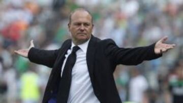 La Real Sociedad piensa en Pepe Mel como sustituto del francés Montanier. Su trabajo en el Betis, una garantía.