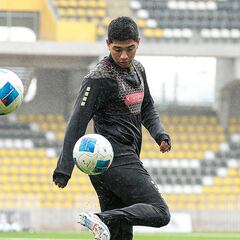 “Tiene mucho mérito para poder estar acá en la Roja... Es un tremendo jugador”
