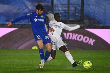 Carles Aleñá y Ferland Mendy.