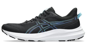 Asics tiene en estas zapatillas urbanas el calzado con el que triunfar en otoño en Amazon.