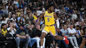 Bronny James en el primer partido de pretemporada de los Lakers, contra los Timberwolves.