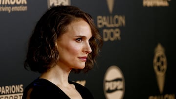 Paris (France), 28/10/2024.- Actor Natalie Portman arrives for the Ballon d'Or 2024 ceremony at the Theatre du Chatelet in Paris, France, 28 October 2024. (Francia) EFE/EPA/MOHAMMED BADRA