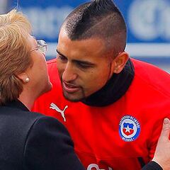 Los mensajes en twitter entre Vidal y la Presidenta Bachelet