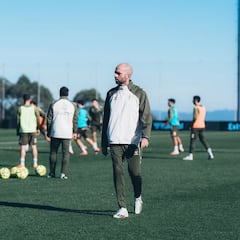 Giráldez apacigua los ánimos: “Sabemos lo grande que es el Espanyol”