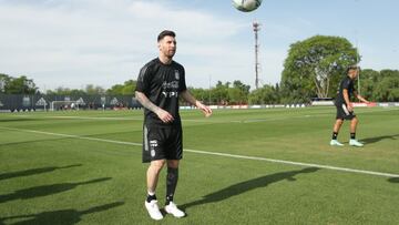 Messi mejora y apunta al once; Paredes sigue aparte