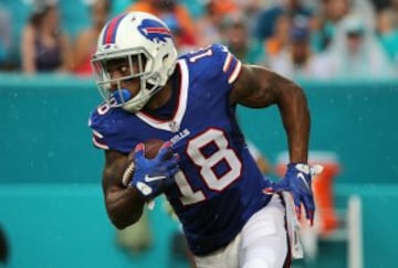 El jugador de los Buffalo Bills, dio positivo por marihuana en el control antidoping para los aspirantes a la NFL estadounidense, a pesar de ello, nada impidió que firmara con los Vikingos. Curiosamente al dejar la droga, un día en un entrenamiento sufre un desvanecimiento. Harvin fumaba para combatir fuertes dolores de migrañas que padecía desde los 10 años y la suspensión de su consumo lo mandó al hospital.