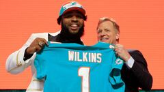 NASHVILLE, TENNESSEE - APRIL 25: Christian Wilkins of Clemson poses with NFL Commissioner Roger Goodell after being chosen #13 overall by the Miami Dolphins during the first round of the 2019 NFL Draft on April 25, 2019 in Nashville, Tennessee.   Andy Lyons/Getty Images/AFP
 == FOR NEWSPAPERS, INTERNET, TELCOS &amp; TELEVISION USE ONLY ==