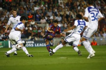 Pedro marca el 2-0 al Dynamo de Kiev en la Champions de 2009.