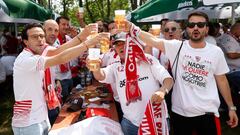 La afici¨®n sevillista toma Budapest