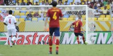 Fernando Torres marca el 3-0.