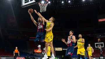Alec Peters, durante el partido de la 21ª jornada de la Euroliga que ha enfrentado al TD Systems Baskonia y al Alba Berlín