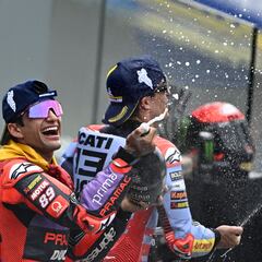 “Sabe mejor una victoria peleando con Márquez y Pecco”