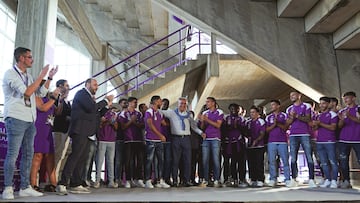 Reconocimiento de las peñas a Paco Santamaría Uzqueda.