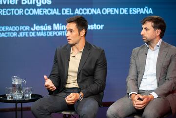 Rodrigo Germade, piragüista y medallista olímpico, y Javier Burgos, director comercial del Acciona Open de España.
