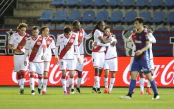 Celebración del 1-1 de Bueno.