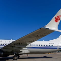 Which airlines use Boeing 737 Max 9 and what happens with the cancelled flights?