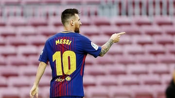 GRA358. BARCELONA, 01/10/2017.- El delantero argentino del Barcelona Leo Messi celebra su gol marcado ante Las Palmas durante el partido correspondiente a la séptima jornada de LaLiga Santander, disputado hoy en el Camp Nou a puerta cerrada. EFE/Alejandro García