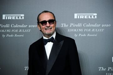 Sería el italiano Paolo Roversi el encargado de ser el fotógrafo que realizase el Calendario Pirelli 2020, para el cual decidía inspirarse en la historia de 'Romeo y Julieta' apodándolo 'Buscando a Julieta'. Este famoso fotógrafo quiso aprovechar la ocasión para buscar a la Julieta perfecta que interpretase en nuestros días la historia de Shakespeare. Por primera vez en la historia, el Calendario Pirelli tiene imagen y sonido, puesto que cada una de las 'Julietas' aparece en un cortometraje en el que hablan del amor y de la belleza.