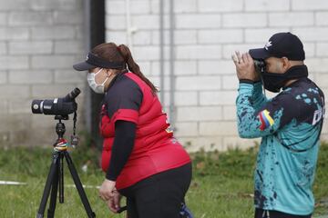 Los equipos de compuesto y recurvo trabajan en la Unidad Deportiva Belén, en Medellín. Todos los deportistas se sometieron a pruebas PCR y a capacitaciones de bioseguridad.