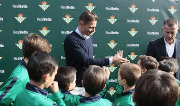 La comida de celebración de la Navidad del Betis se realizó en el Pabellón de Navegación de La Cartuja.