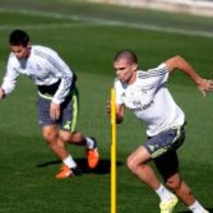 James, Benzema, Pepe y Arbeloa ya hacen trabajo de campo