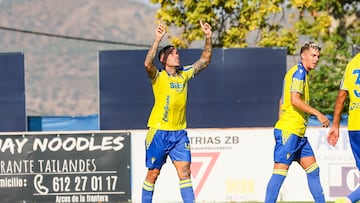 Roger Martí celebra su segundo tanto de la pretemporada frente al Burnley en el Muncipal Antonio Gallardo.