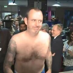 Desnudos, fiesta... así celebró Mark Williams su título tras ganar el Mundial de Snooker