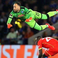 Napoli, con Ospina, empata en el debut ante Leicester