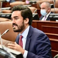 El político del Centro Democrático que hace campaña en Tinder