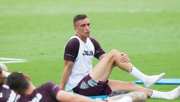  ENTRENAMIENTO DEL VILLARREAL 
 SOFIAN CHAKLA
 