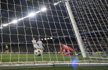 3-0. Messi marc¨® el tercer gol.