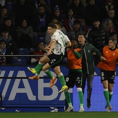 Peio Canales decide en la batalla de Riazor