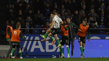 Partido Deportivo de La Coruña - Racing de Santander.