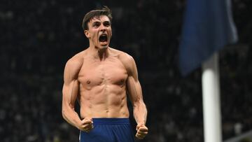LONDON (United Kingdom), 27/09/2025.- Tottenham's Joao Palhinha celebrates scoring their first goal during the English Premier League soccer match between Tottenham Hotspur and Wolverhampton Wanderers FC, in London, Britain, 27 September 2025. (Reino Unido, Londres) EFE/EPA/DANIEL HAMBURY EDITORIAL USE ONLY. No use with unauthorized audio, video, data, fixture lists, club/league logos, 'live' services or NFTs. Online in-match use limited to 120 images, no video emulation. No use in betting, games or single club/league/player publications.