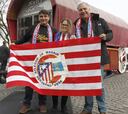 La afición del Atleti pone color rojiblanco a las calles de Colonia