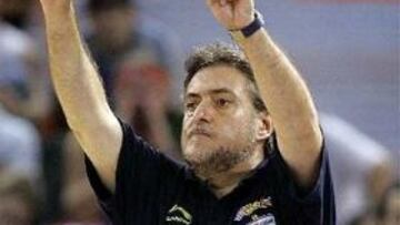 <b>JAPÓN 2006. </b>José Vicente Hernández no se fía pese a la contundencia de los triunfos de España.