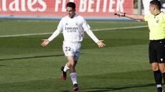 Sergio Arribas celebra su espectacular 1-0 al Badajoz.