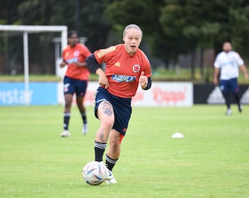 El equipo de Carlos Paniagua entrena en Bogotá pensando en el Mundial Femenino Sub 20, que se disputará en Costa Rica a partir del 10 de agosto. Este martes saldrá la convocatoria para la Copa.