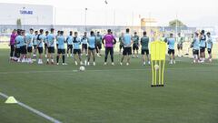 21/07/21 
 
 PRETEMPORADA ENTRENAMIENTO DEL VILLARREAL UNAY EMERY
   GRUPO 