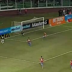 Brayan Cortés hizo esto contra Bolivia y el público reaccionó así