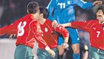 <b>NO FALLÓ.</b> Papadopulos fue el autor del primer gol griego.