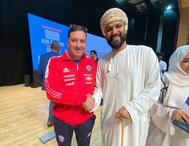 La vida de un DT chileno en Omán: “Acá hay cero estrés”