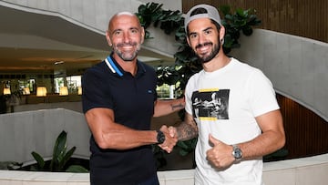 Monchi e Isco, en el verano de 2022.