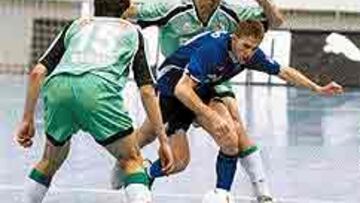 <b>BRASILEÑOS.</B> Alemao (Playas) entre Daniel y Schumacher.