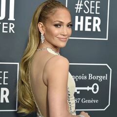 Jennifer Lopez shares hilarious video Jennifer Coolidge left on her phone